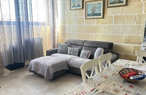 Gudja House | Charming 1-bedroom house with AC, WiFi in beautiful Birzebbugia