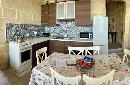 Gudja House | Charming 1-bedroom house with AC, WiFi in beautiful Birzebbugia
