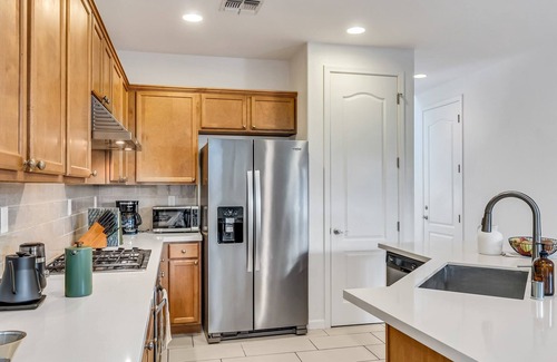 Berryessa House | Charming 1-bedroom Private Room with shared bath WiFi and AC in amazing San Jose