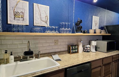 Canon City Apartment | Charming 1 Bedroom Speakeasy Suite w/Pool Table & Games