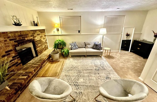 Indianapolis House | Charming 1-Bedroom with Living Room & WiFi – 29 Min to Downtown Indianapolis!