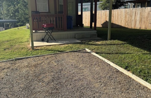 Nacogdoches Cottage | Charming 1-bedroom cottage in Nacogdoches with WiFi, AC, and privacy