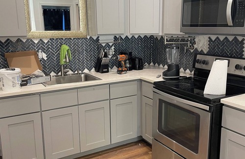 Rountree Apartment | Charming 1-bedroom apartment with WiFi, AC in welcoming Springfield