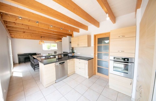 Porspoder House | Charming 10-person gîte with SPA, 700 metres from the beach!