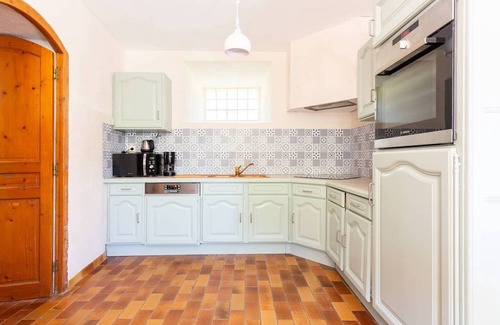 Avajan House | Charming 10-Person House with Wifi, Garden, and Terrace - 5 Min from Loudenvielle
