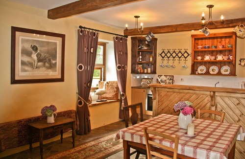 Dromaan Cottage | Charming 18th century gamekeeper's cottage at Williamstadt House