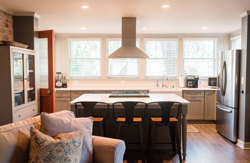 Sanford House | Charming 1920's House - pet friendly, 45 minutes from beach & attractions!