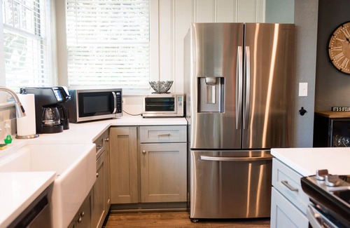 Sanford House | Charming 1920's House - pet friendly, 45 minutes from beach & attractions!