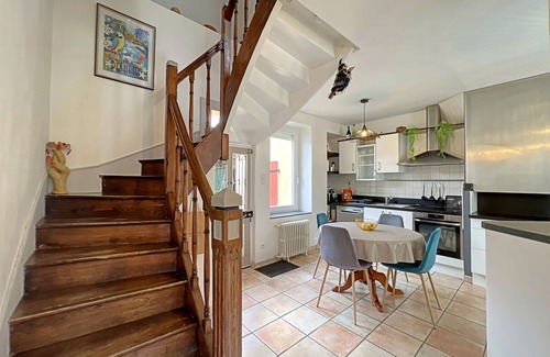 Hennebont House | Charming 1930s House in Central Hennebont - Garden, WiFi, Near Amenities