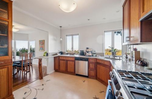 Shepherd Canyon House | Charming 1933 Ridge-Top Home with Stunning Views home