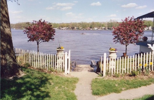 Monticello Cottage | Charming, 1940's private home located on waterfront with gorgeous views of lake.