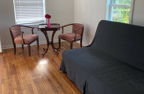 Cheshire Apartment | Charming 1bd 2-level apartment with great views and WiFi, No cleaning fee.
