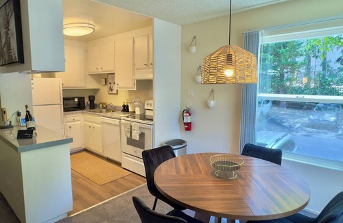 San Bruno Apartment | Charming 1BE/1BA apto in San Bruno. Close to SFO, lake San Andreas and YouTube.
