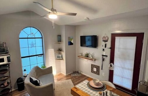 Pharr Condo | Charming 1Bedroom Modern Duplex in Lovely Pharr, Minutes from Expressway