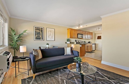 Arlington Heights Apartment | Charming 1BR Apt in Arlington Heights