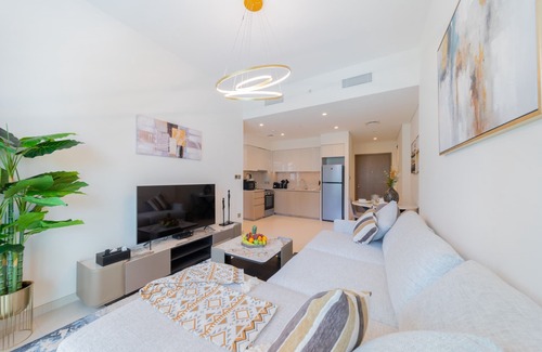 Downtown Dubai Apartment | Charming 1BR Apt at Downtown