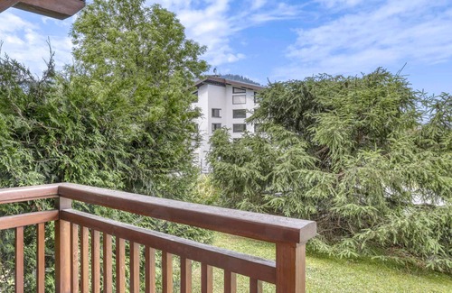Le Planellet Apartment | *Charming 1BR Apt Near Ski Slopes & Golf - Sleeps 4, Pet-Friendly, Ski Locker, Garage*