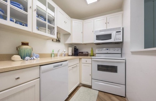 Lake Geneva Condo | Charming 1BR Condo with Patio, Near The Lake Geneva