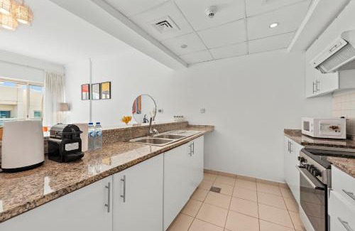 The Greens Apartment | Charming 1BR in The Greens, Near Metro