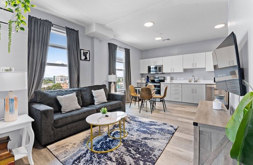 Everett Apartment | Charming 1BR Near Encore 8744