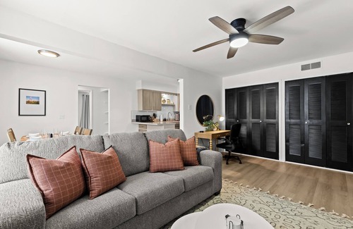 Royal Oak Apartment | Charming 1BR Upper-Flat Unit in Royal Oak