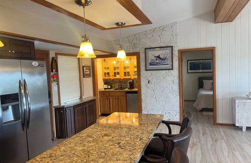 Islamorada House | Charming 2/2 in Islamorada - Private Access to White Marlin Beach