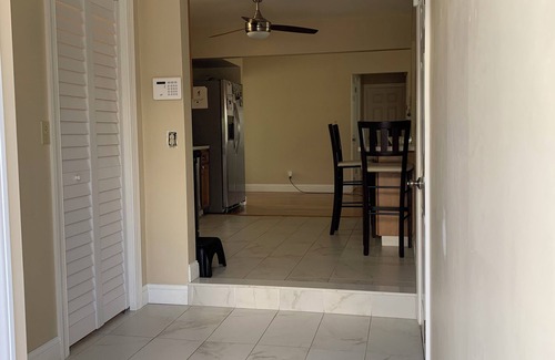 Seminole House | Charming 2/2 with Tropical backyard 5min to Madeira Beach