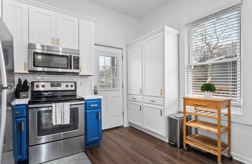 Rosedale Apartment | Charming 2 Bdrm Home Near KU | Fully Stocked! 17