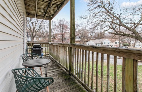 Rosedale Apartment | Charming 2 Bdrm Home Near KU | Fully Stocked! 17