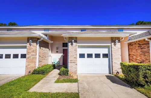 Fort Walton Beach House | Charming 2-bedroom townhome with AC and WiFi in wonderful Fort Walton Beach