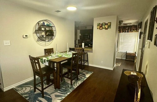 Wetmore House | Charming 2 Bed 1 Bath Town-home in NE San Antonio