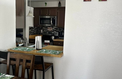 Wetmore House | Charming 2 Bed 1 Bath Town-home in NE San Antonio