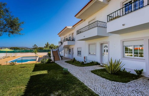Vale de Carro Apartment | Charming 2-bed Apartment in Olhos de Água