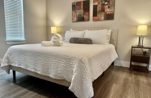McNeil Apartment | Charming 2-Bed Apt w-Huge Pool & Gym