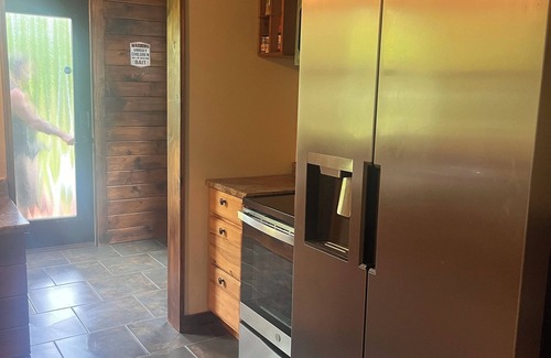 Grand Rapids Cabin | Charming 2-bed cabin one mile from public landing on Lake Pokegema w/Hot Tub