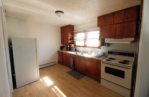 Bismarck House | Charming 2-bed house in Bismarck, centrally located for your convenience.