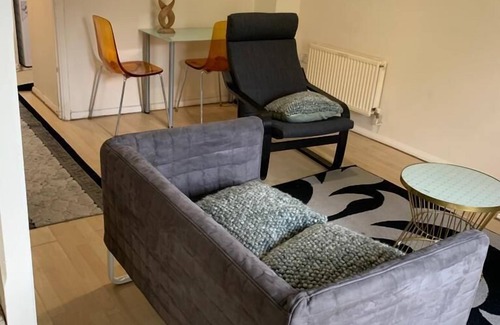 Greenwich House | Charming 2-Bed House in London