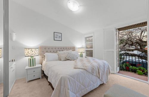 Ascot Apartment | Charming 2-Bed Terrace in Prestigious Ascot