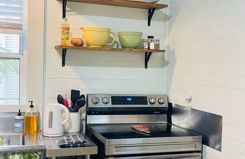 De Funiak Springs Cottage | Charming 2-bedroom cottage with AC, WiFi in enchanting DeFuniak Springs