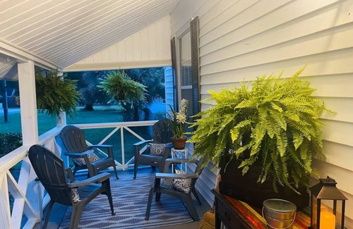 De Funiak Springs Cottage | Charming 2-bedroom cottage with AC, WiFi in enchanting DeFuniak Springs