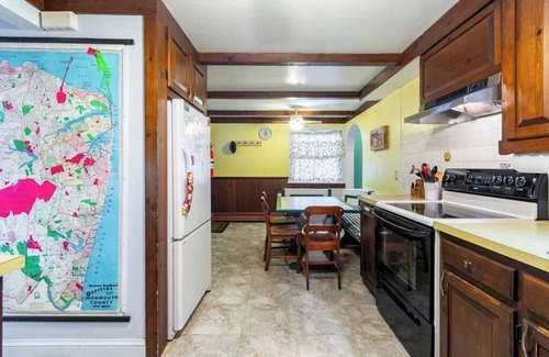 Ocean Grove House | Charming 2-bedroom house with AC, and WiFi in wonderful Ocean Grove.