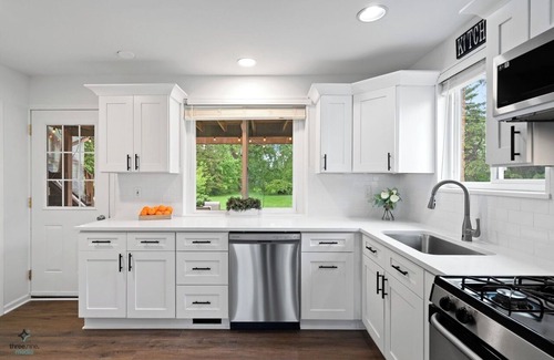 Oakbrook Terrace House | Charming 2-bedroom estate with WiFi, fitness room in delightful Oakbrook Terrace