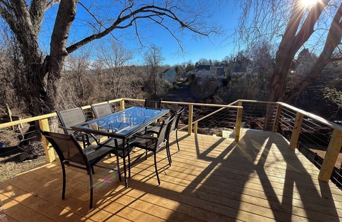 Locust Grove House | Charming 2-bedroom house on Meadow Creek