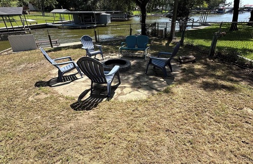 Gun Barrel City Cottage | Charming 2-bedroom cottage with beautiful lake access in Gun Barrel City