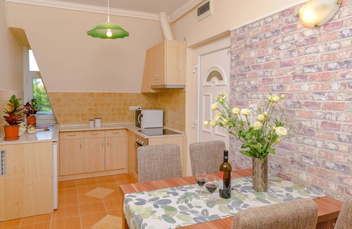 Hajduszoboszlo Apartment | Charming 2-bedroom apartment with WiFi, AC in amazing Hajdúszoboszló