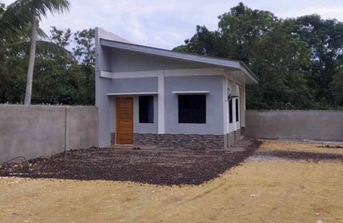Tangnan House | Charming 2-bedroom house with WiFi, AC in peaceful Panglao Island