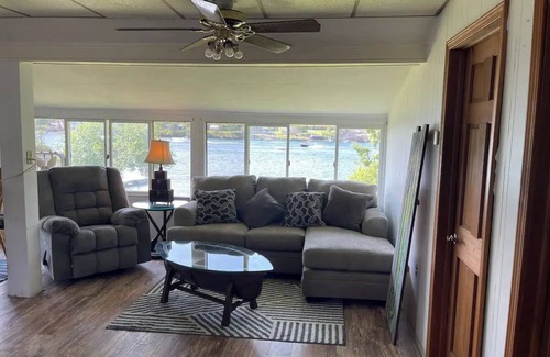 Alexandria Bay Cottage | Charming 2-bedroom house in superb Alexandria Bay