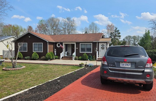 Corbin House | Charming 2-bedroom house in Fredericksburg with WiFi, AC