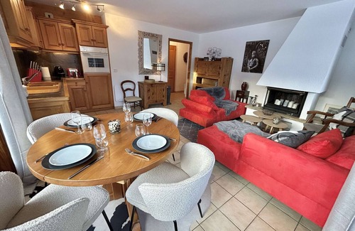 Demi-Quartier Apartment | Charming 2-bedroom apartment, garden, parking, and wifi in Demi-Quartier