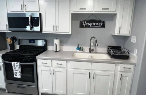 Balch Springs House | Charming 2-bedroom 2 full bathroom house in Balch Springs with AC, WiFi